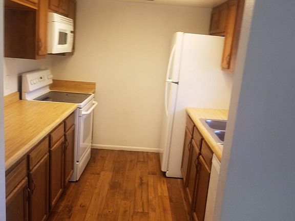 4th image of 850 S River Dr Unit 1052
