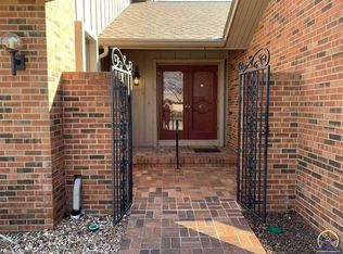 2325 SW Mayfair Pl, Topeka, KS 66611