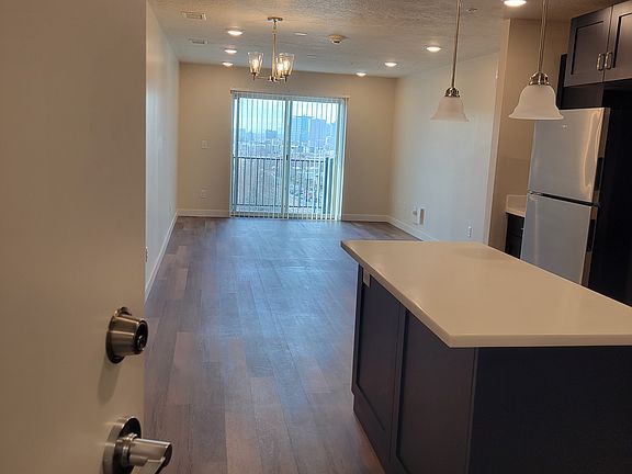 2nd image of 1032 E 400 S APT 401B