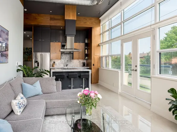 1001 Roselawn Ave #130, Toronto, ON M6B 4M4