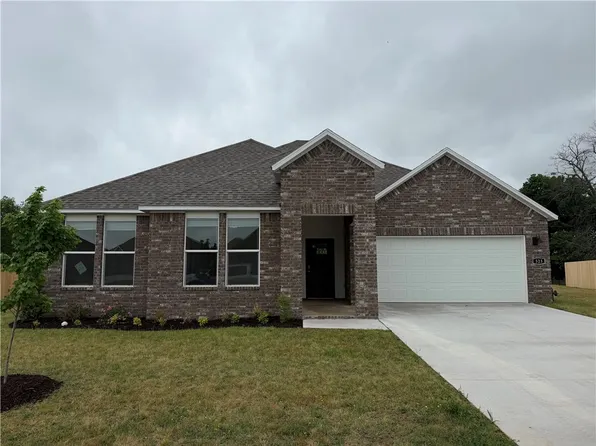 523 W Canada Dr, Farmington, AR 72730
