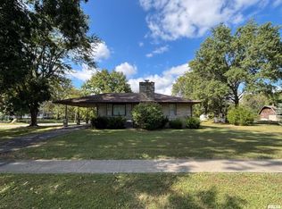 200 W Chestnut St, Odin, IL 62870