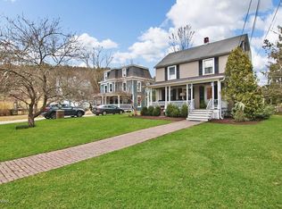 303 W High St, Milford, PA 18337