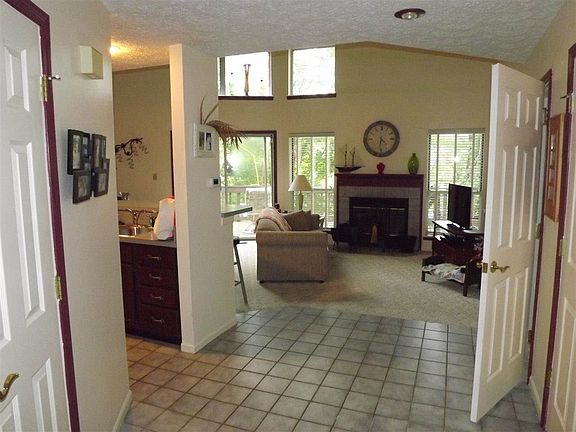 4th image of 1916 S Bay Pointe Dr #32