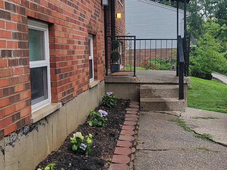 1232 E Henry Clay Ave — Photo 5