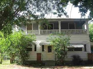 410 W Columbus St, West, TX 76691