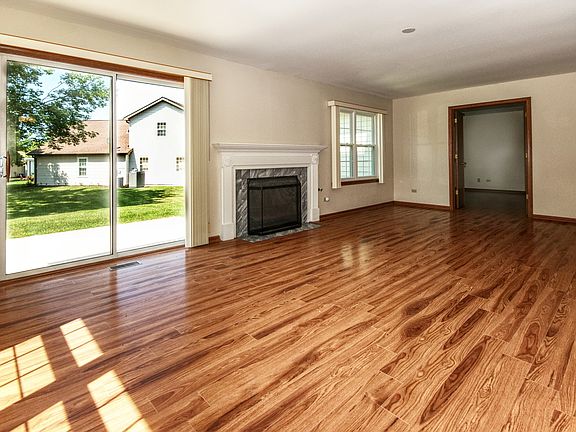 5th image of 21320 W Silktree Cir