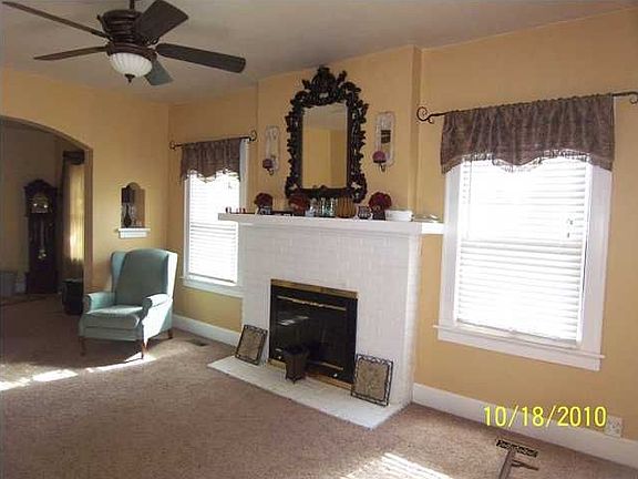 3rd image of 1214 Akin Dr