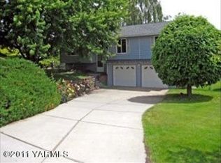 2207 S 69th Ave, Yakima, WA 98903