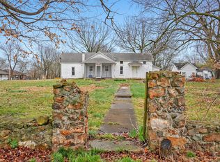 202 S Water St, Nixa, MO 65714