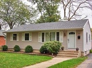 233 N Chase Ave, Bartlett, IL 60103