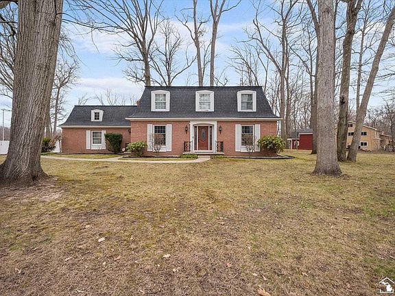 2nd image of 1950 Brookwood Ln