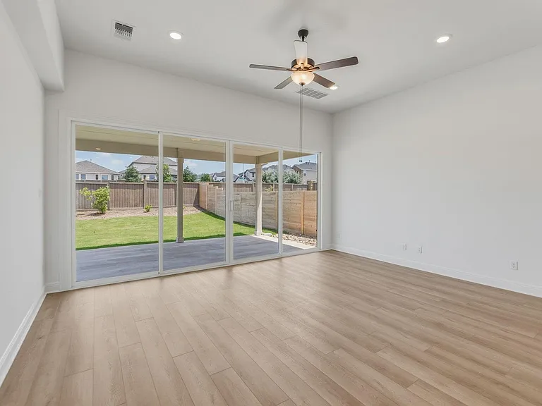 608 Knot Dr — Photo 3