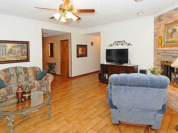 2nd image of 2636 Elm Lawn Dr