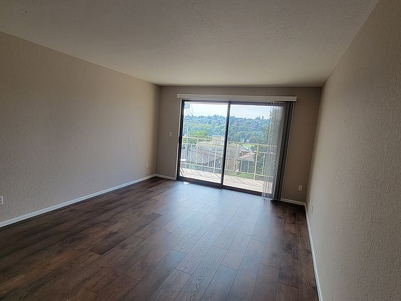 5th image of 2625 13th Ave W APT 203
