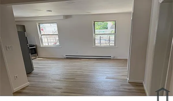 3 bed, 950 sqft, $3,500 — Photo 2