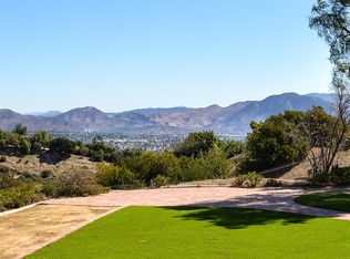 3118 N Old Coach Dr, Camarillo, CA 93010
