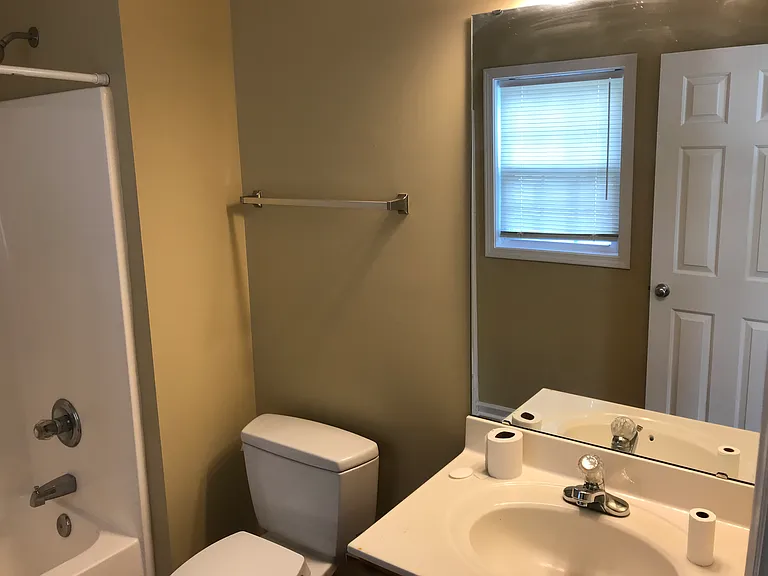2847 Filbert St — Photo 17