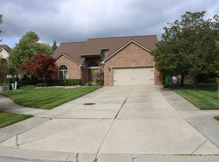 15877 Tea Rose Dr, Macomb, MI 48042