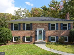 8001 Candlewood Dr, Alexandria, VA 22306