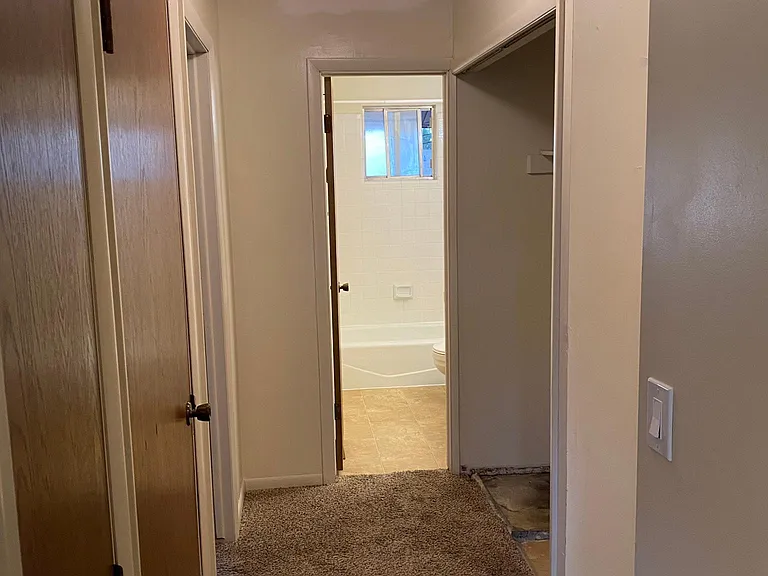 338 E Center St — Photo 14