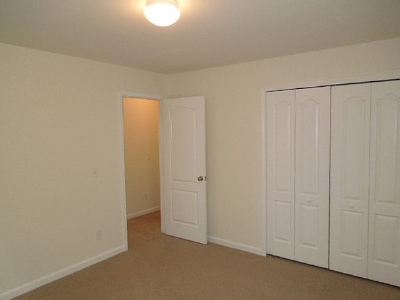 3rd image of 25 Thrasher Way
