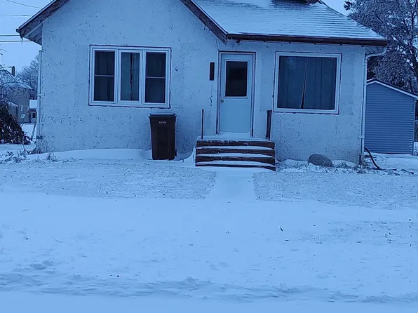 210 S 3rd St, Drayton, ND 58225