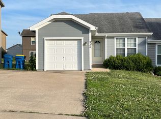 925 Swallow Cir, Liberty, MO 64068