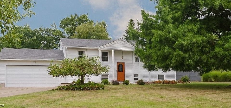 1st image of 4900 5th Ave