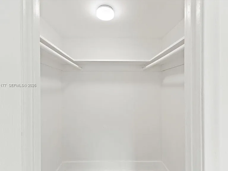319 NE 14th Ave #201 — Photo 18