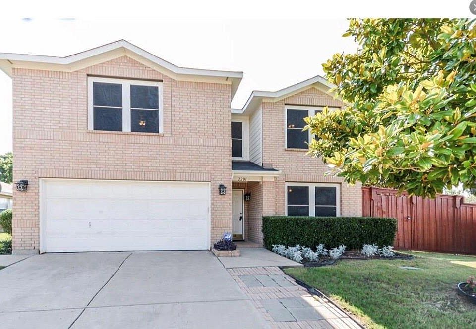 1st image of 2201 Crown View Dr