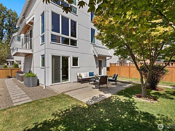 3rd image of 2775 59th Avenue SW