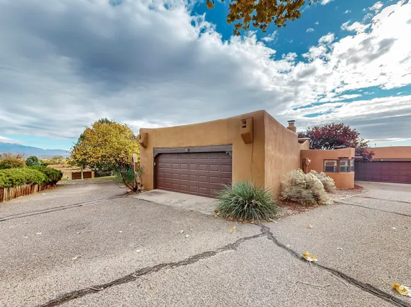 1 Zuni Trl, Corrales, NM 87048
