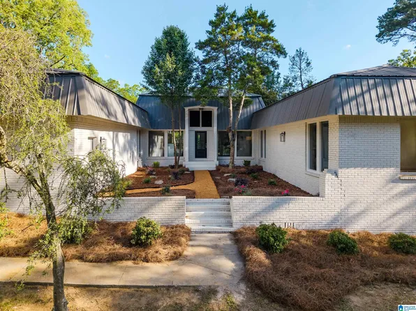 931 Lakeview Estates Dr, Bessemer, AL 35023