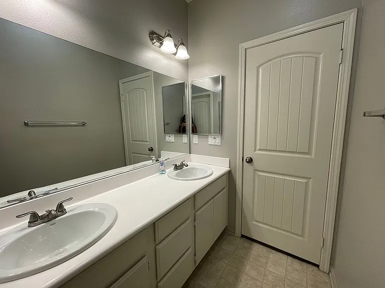 1591 Stow Grove Ave — Photo 37