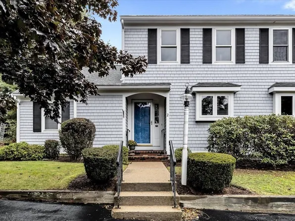 37 Carlson Ln Unit 2, Falmouth, MA 02540