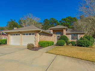 48 Hillcrest Dr, Shalimar, FL 32579