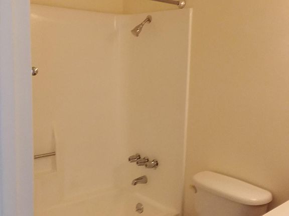 5th image of 3923 Solano Ave