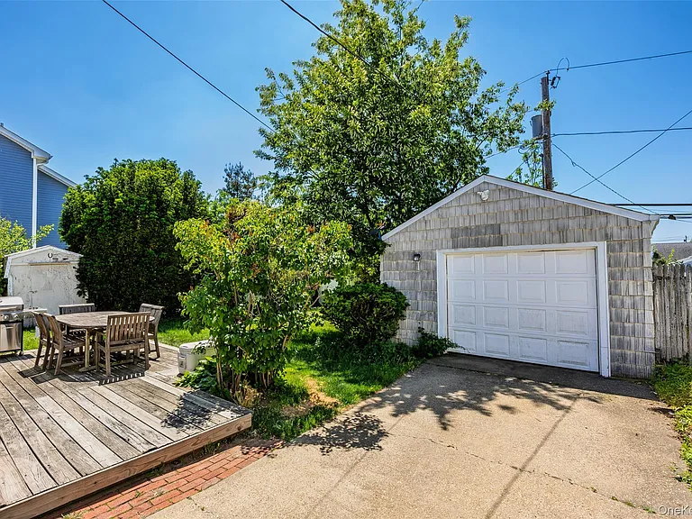 68 Crescent Ln — Photo 42