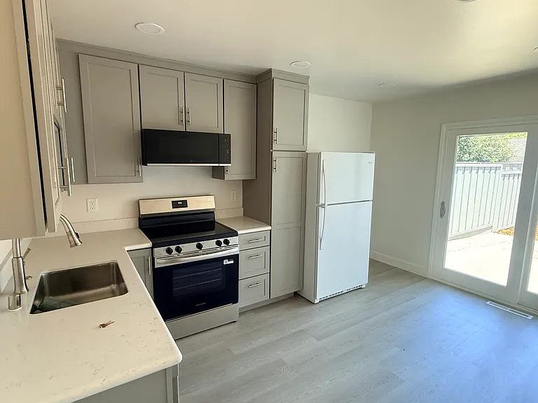 2790 Union Ave — Photo 5