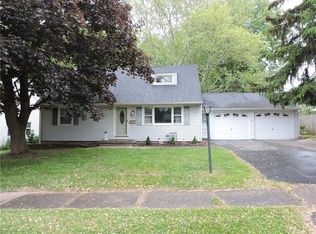 106 Frederick Dr, Rochester, NY 14624