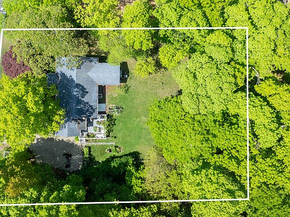 4th image of 16 Bowditch Rd