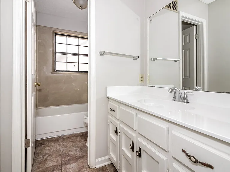 4580 Blandford Dr — Photo 14