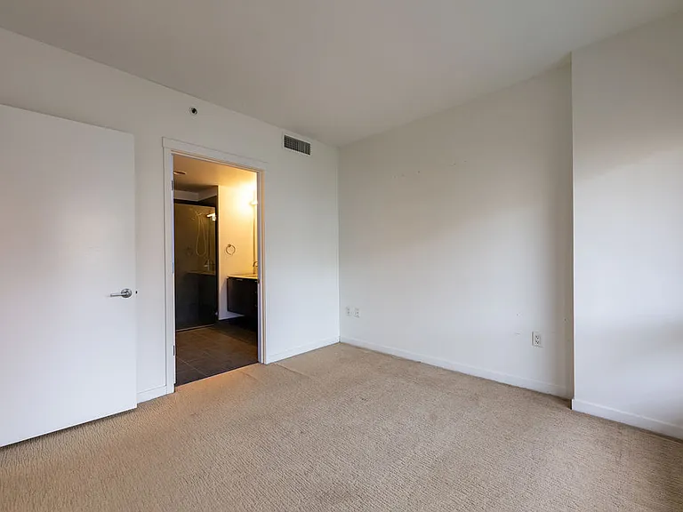 1788 Clay St #404 — Photo 15