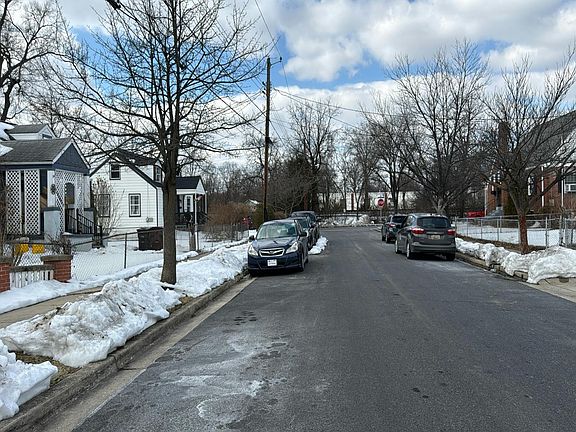 5th image of 4703 Somerset Rd