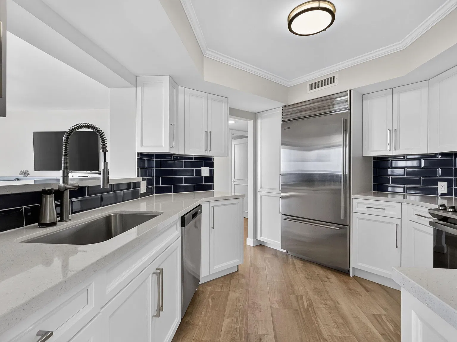 2 bed, 2.0 bath, 1886 sqft, $20,000 — Photo 4