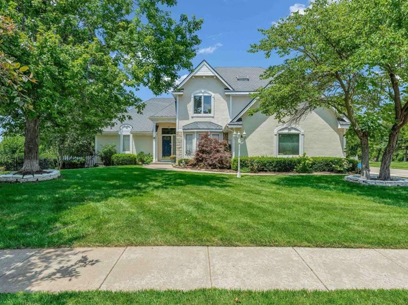 3717 SW Spring Creek Dr, Topeka, KS 66610