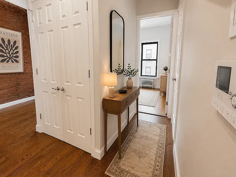 239 W 14th St #2A — Photo 4