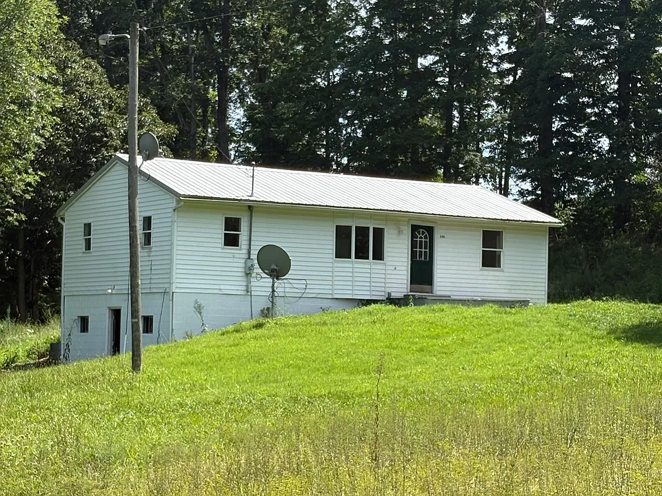 2704 Fishing Creek Rd