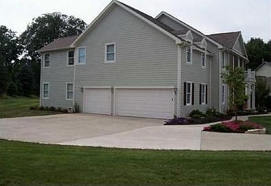 3rd image of 115 Ballymore Ct